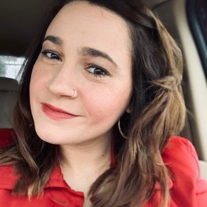 Meet your Posher, Holly